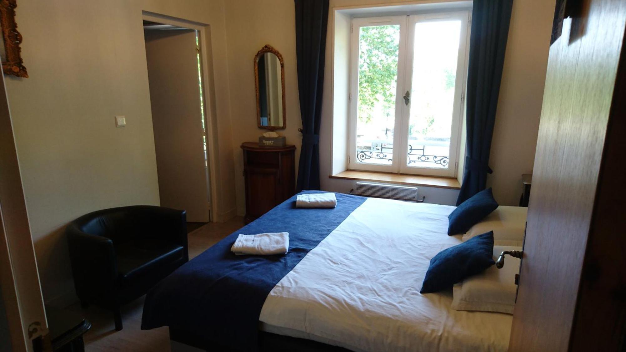 Chateau De L Aviette - Rancennes Givet Bagian luar foto