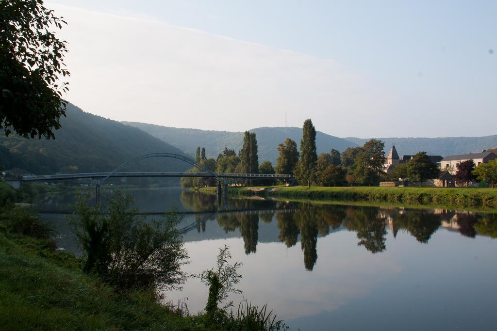 Chateau De L Aviette - Rancennes Givet Bagian luar foto